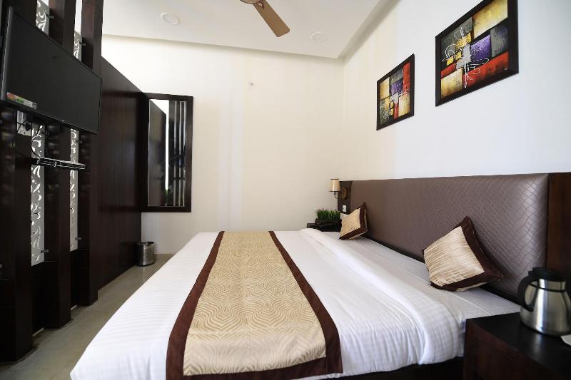Photo of Madhav Muskan Residency, 3-star hotel in Mathura (and vicinity)