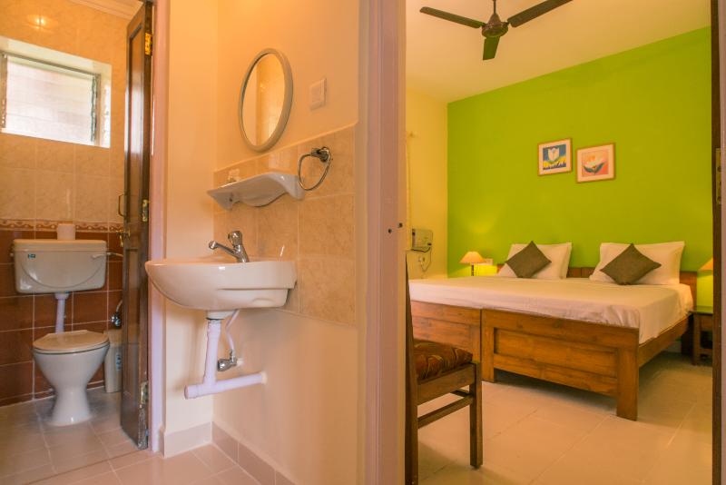 Photo of Lillywoods Highland Beach Resort, 3-star hotel in Candolim