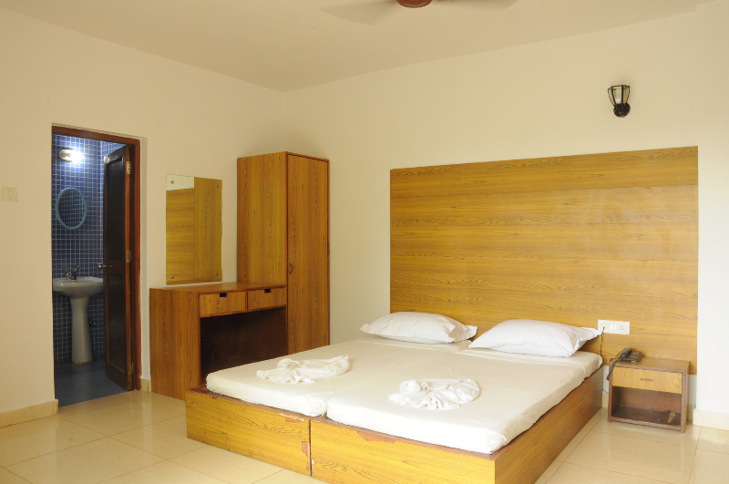 Photo of Peninsula Beach Resort, 3-star hotel in Calangute