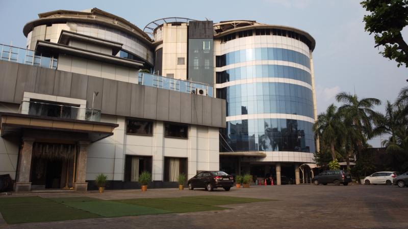 Peninsula Grand Hotel exterior, 4-Star hotel in Mumbai (and vicinity)