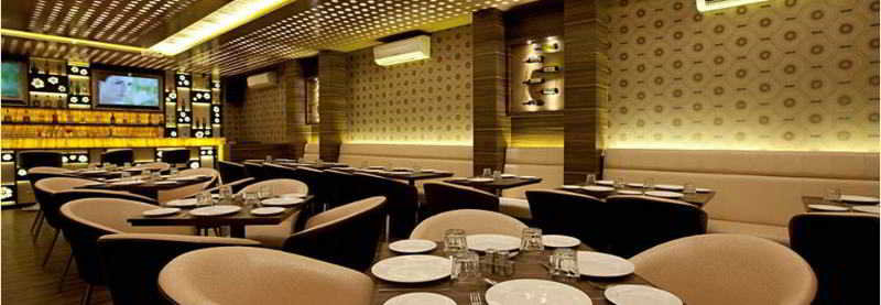 Photo of Hotel Plaza, 3-star hotel in Mumbai (and vicinity)