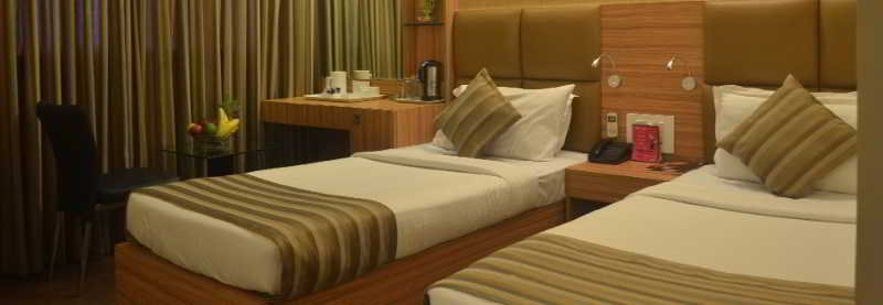 Photo of Hotel Plaza, 3-star hotel in Mumbai (and vicinity)