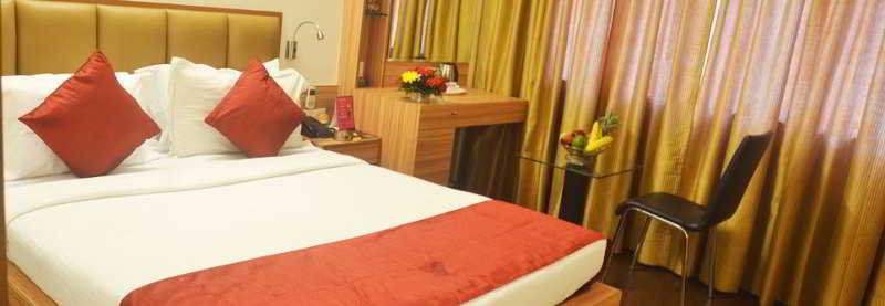 Photo of Hotel Plaza, 3-star hotel in Mumbai (and vicinity)