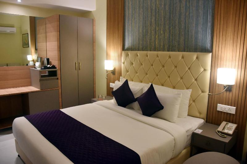 Photo of Abbott Hotel, 3-star hotel in Mumbai (and vicinity)