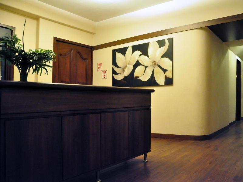 Photo of Abbott Hotel, 3-star hotel in Mumbai (and vicinity)