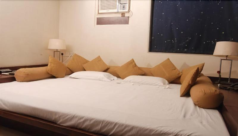 Photo of Royal Inn, 3-star hotel in Mumbai (and vicinity)