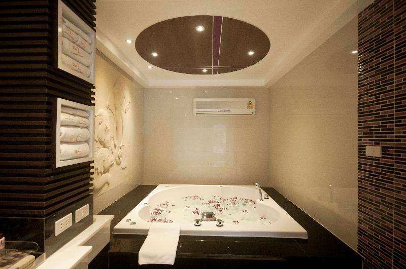 Photo of Crystal Hotel Krabi, 4-star hotel in Downtown Krabi