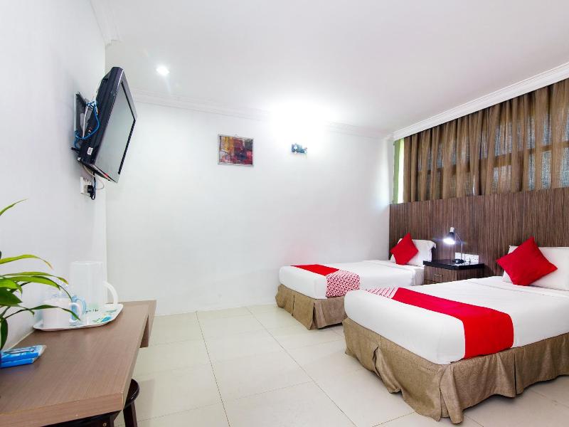 Photo of Super OYO 443 Crystal City Hotel, 2-star hotel in Kuantan (and vicinity)