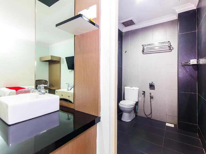 Photo of Super OYO 443 Crystal City Hotel, 2-star hotel in Kuantan (and vicinity)