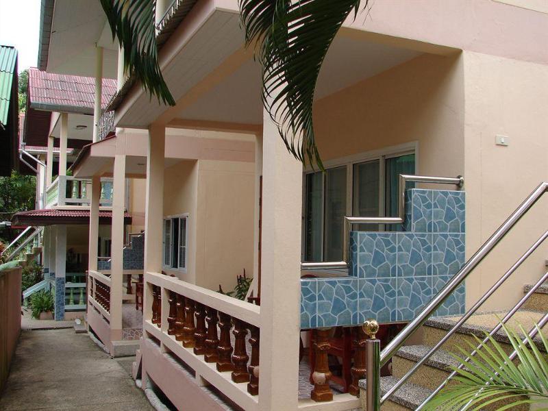 Me Mee Place & Tour Krabi, Singapore