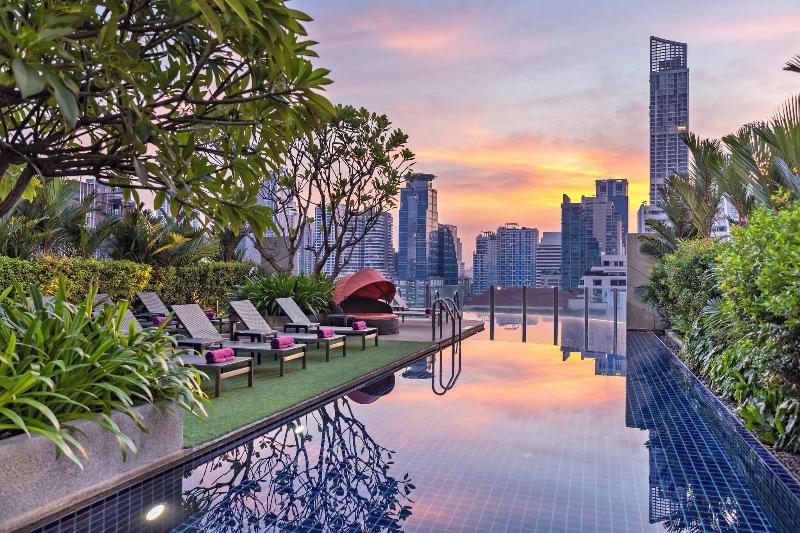 Solitaire Bangkok Sukhumvit 11, Singapore