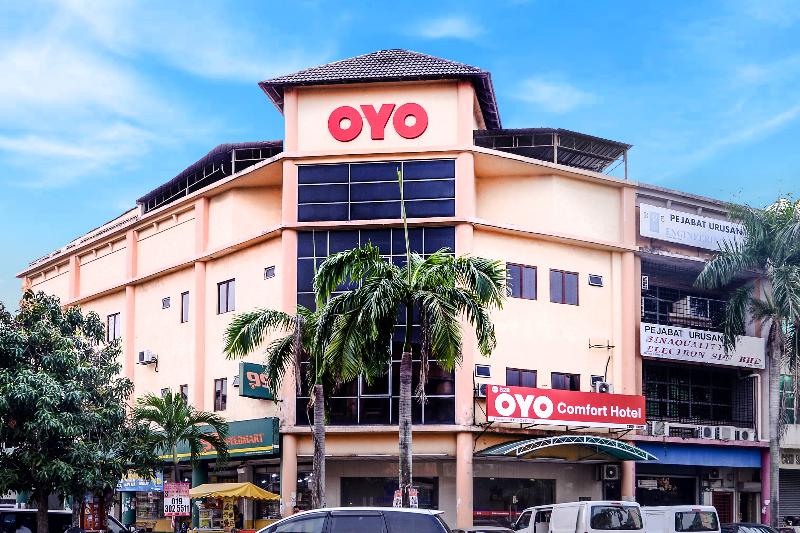 Photo of Super OYO 828 Comfort Hotel Shah Alam, 2-star hotel in Kuala Lumpur (and vicinity)