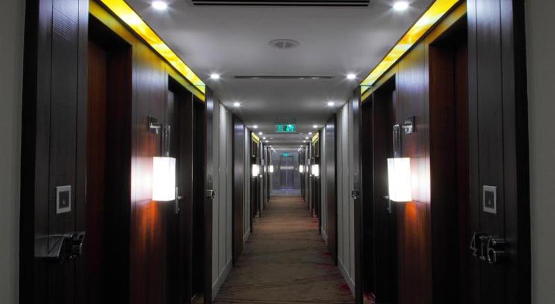 Photo of The Mirador, 4-star hotel in Mumbai (and vicinity)