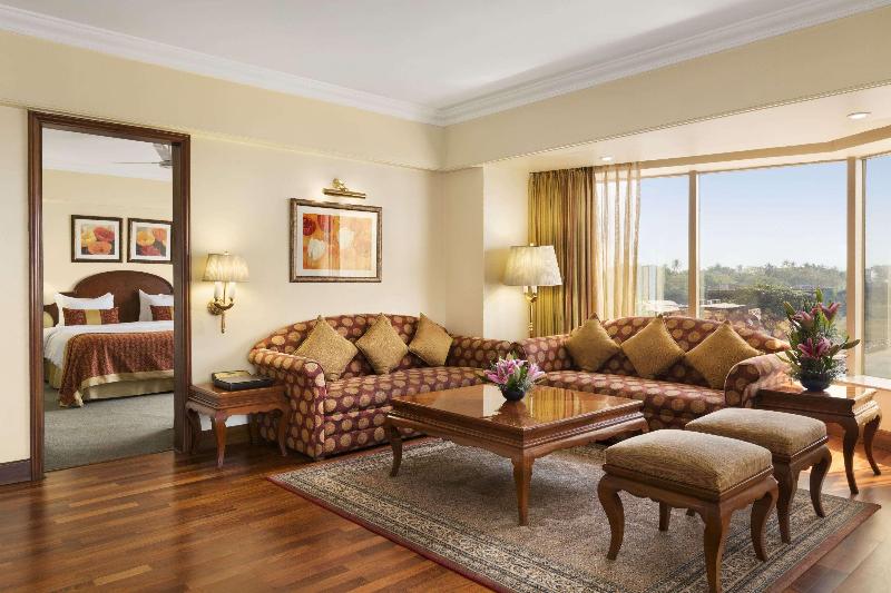 Photo of Ramada Plaza by Wyndham Palm Grove, 5-star hotel in Mumbai (and vicinity)