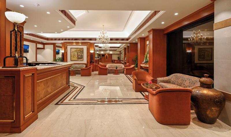 Photo of Fariyas Hotel, 4-star hotel in Mumbai (and vicinity)