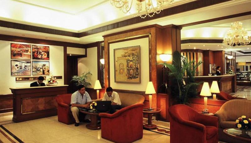Photo of Fariyas Hotel, 4-star hotel in Mumbai (and vicinity)
