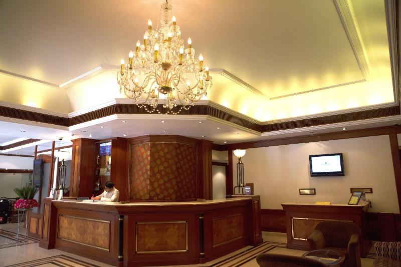 Photo of Fariyas Hotel, 4-star hotel in Mumbai (and vicinity)