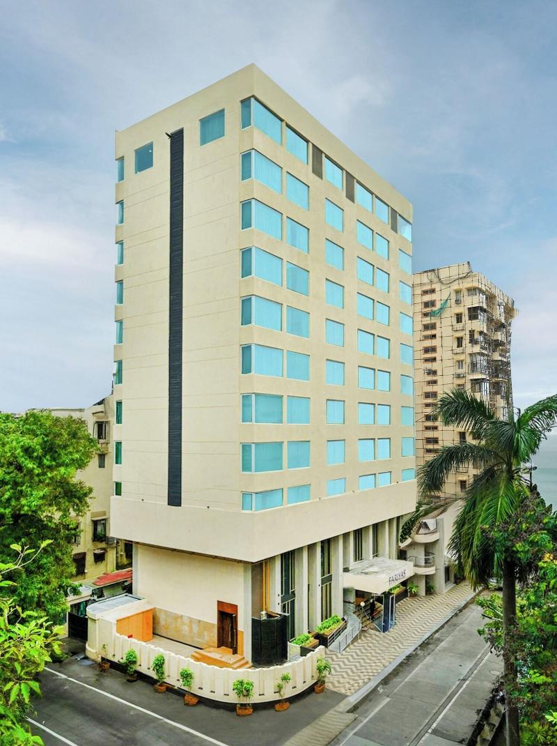 Photo of Fariyas Hotel, 4-star hotel in Mumbai (and vicinity)