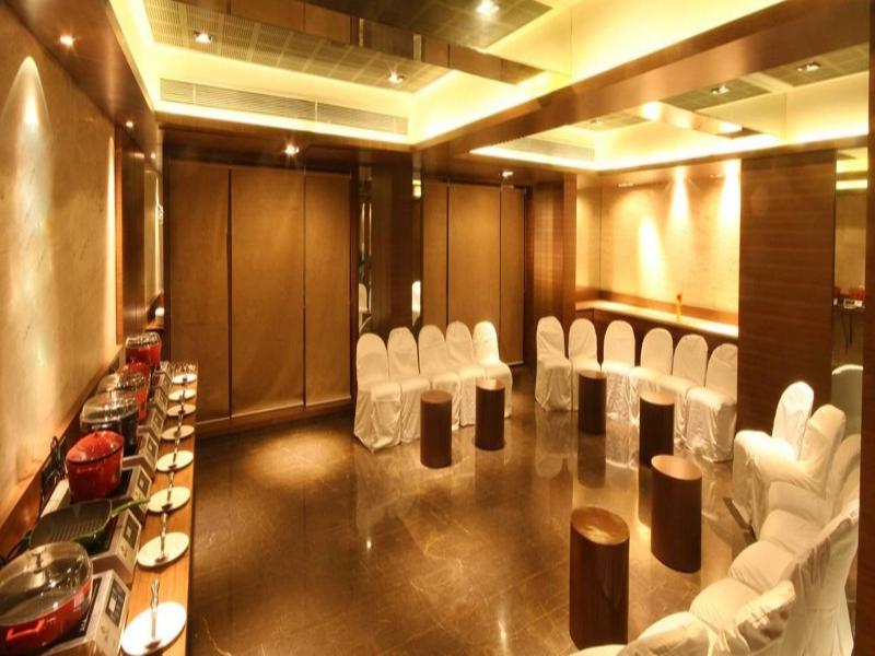 Photo of Krishna Palace Hotel, 2-star hotel in Mumbai (and vicinity)