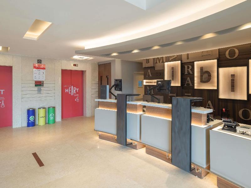 Photo of ibis Mumbai Airport Hotel, 3-star hotel in Mumbai (and vicinity)