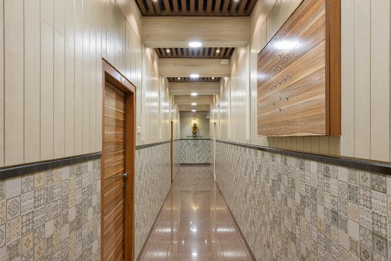 Photo of Hotel Royal Castle, 2-star hotel in Mumbai (and vicinity)