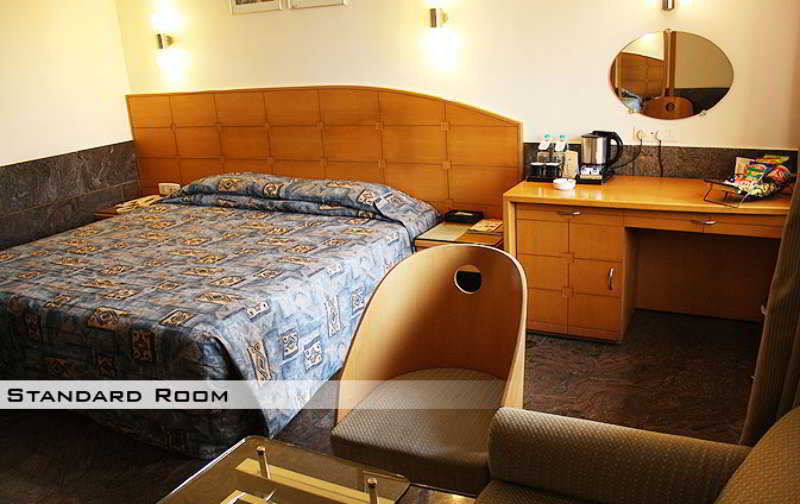 Photo of Ramee Guestline Hotel Khar, 3-star hotel in Mumbai (and vicinity)