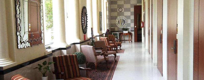 Photo of Elphinstone Hotel, 2-star hotel in Mumbai (and vicinity)