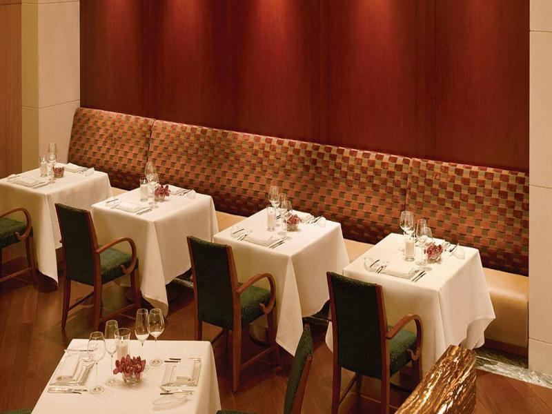 Photo of Four Seasons Hotel Mumbai, 5-star hotel in Mumbai (and vicinity)