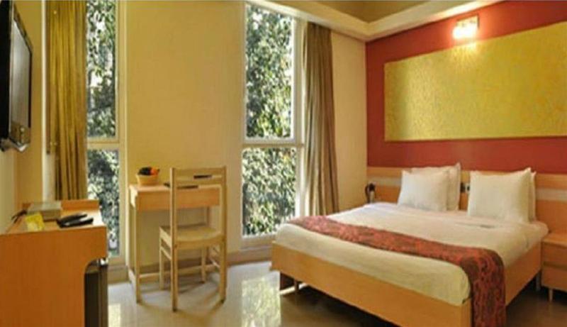 Photo of Diplomat Hotel, 3-star hotel in Mumbai (and vicinity)