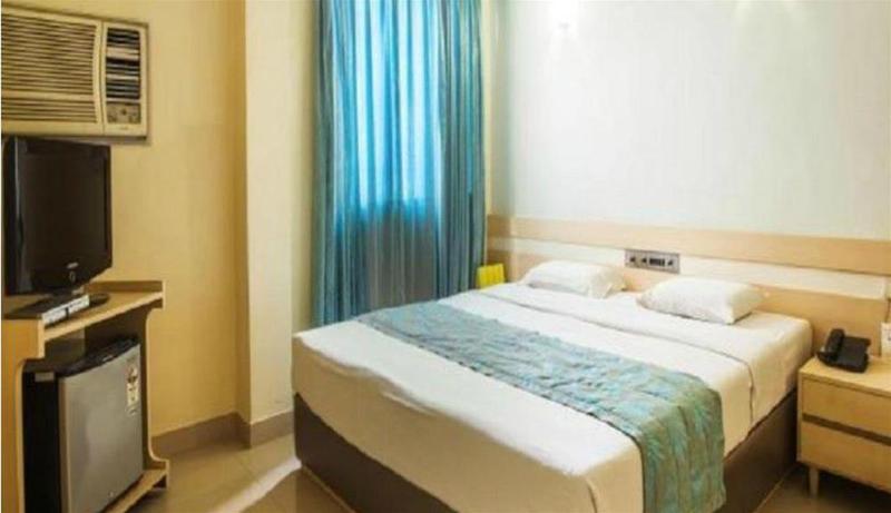 Photo of Diplomat Hotel, 3-star hotel in Mumbai (and vicinity)