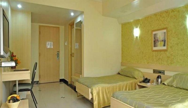 Photo of Diplomat Hotel, 3-star hotel in Mumbai (and vicinity)