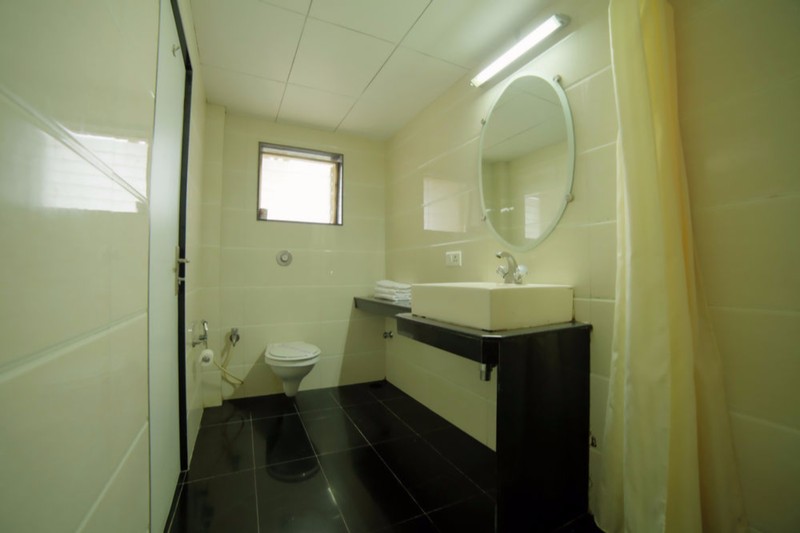 Photo of Kings International Juhu, 3-star hotel in Mumbai (and vicinity)