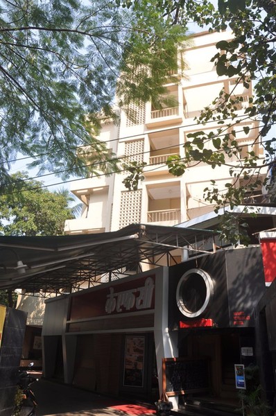 Hotel Metro Palace exterior, 3-Star hotel in Mumbai (and vicinity)