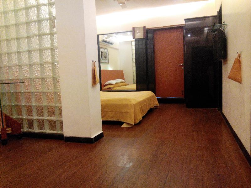 Photo of Hotel Metro Palace, 3-star hotel in Mumbai (and vicinity)