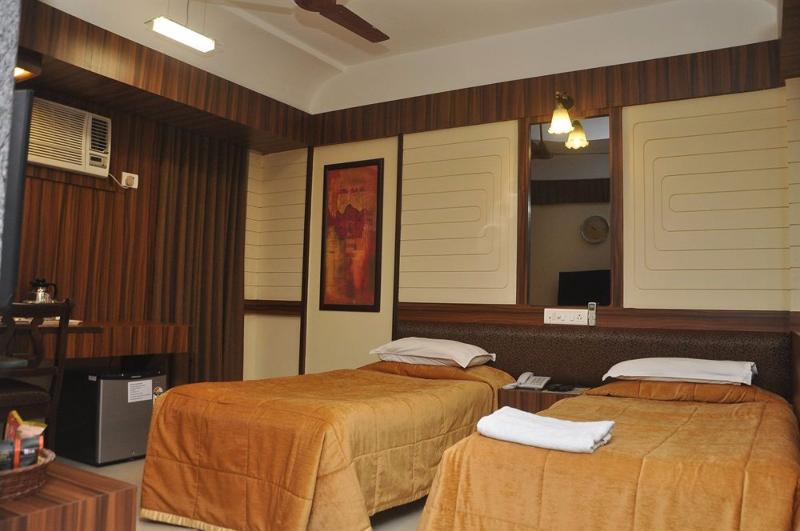 Photo of Hotel Metro Palace, 3-star hotel in Mumbai (and vicinity)