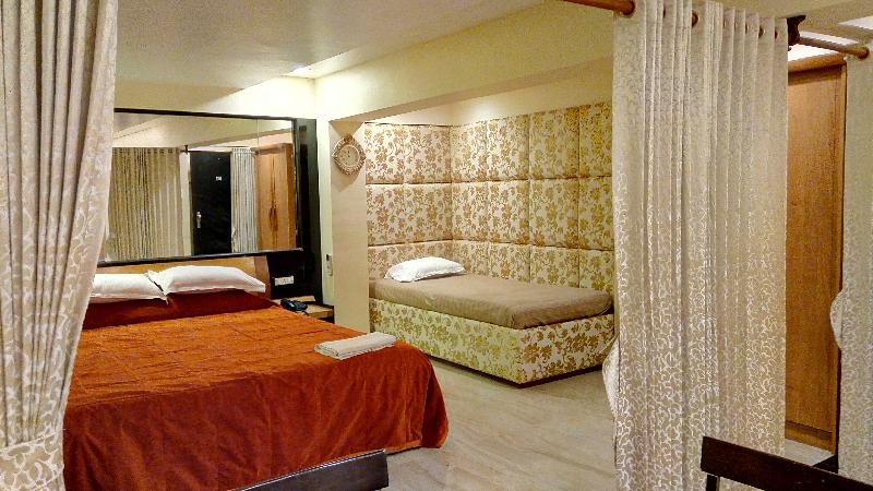 Photo of Hotel Metro Palace, 3-star hotel in Mumbai (and vicinity)