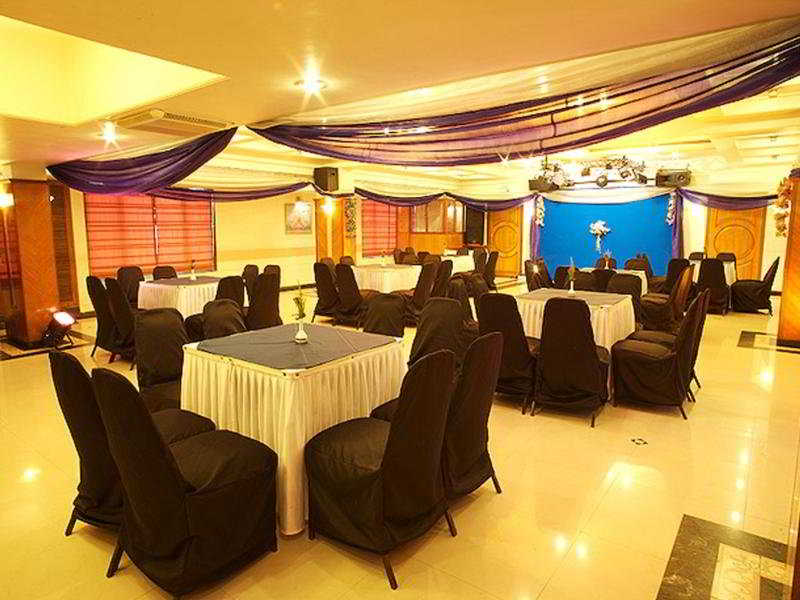 Photo of The International by Tunga, 3-star hotel in Mumbai (and vicinity)