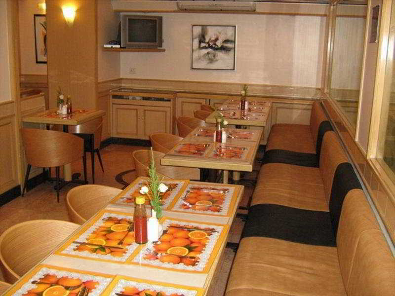 Photo of Hotel Suba Palace, 3-star hotel in Mumbai (and vicinity)