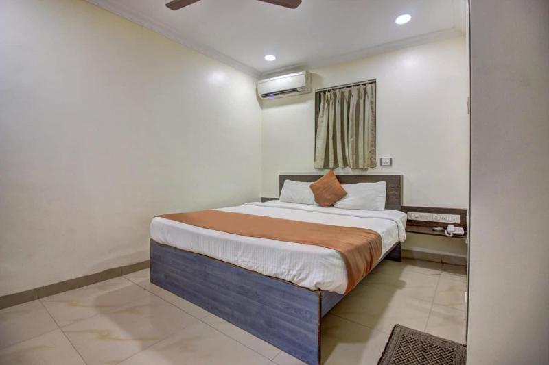 Photo of Hotel Sunshine Airport, 3-star hotel in Mumbai (and vicinity)