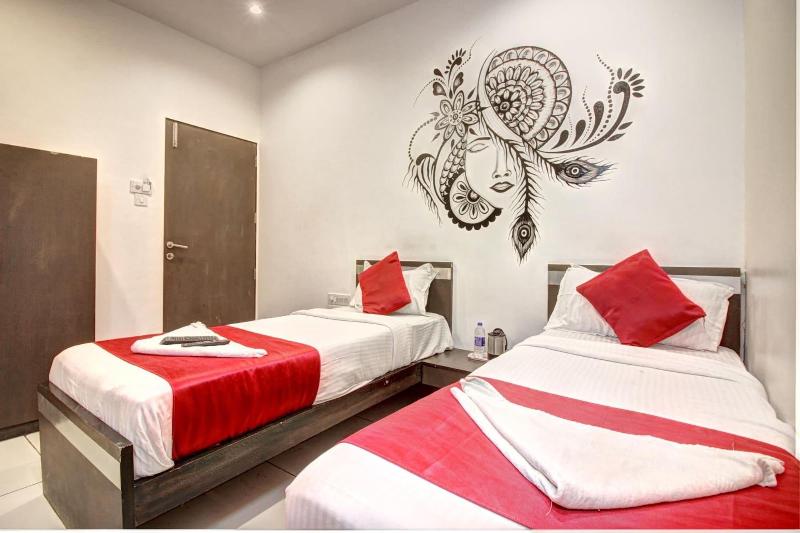 Photo of Hotel Sunshine Airport, 3-star hotel in Mumbai (and vicinity)