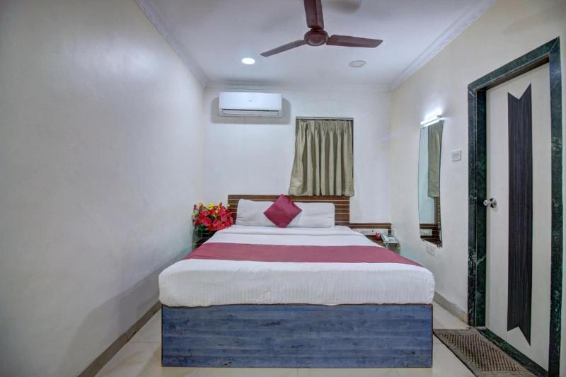 Photo of Hotel Sunshine Airport, 3-star hotel in Mumbai (and vicinity)