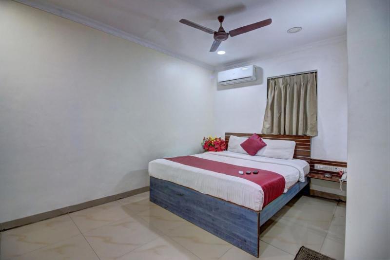 Photo of Hotel Sunshine Airport, 3-star hotel in Mumbai (and vicinity)