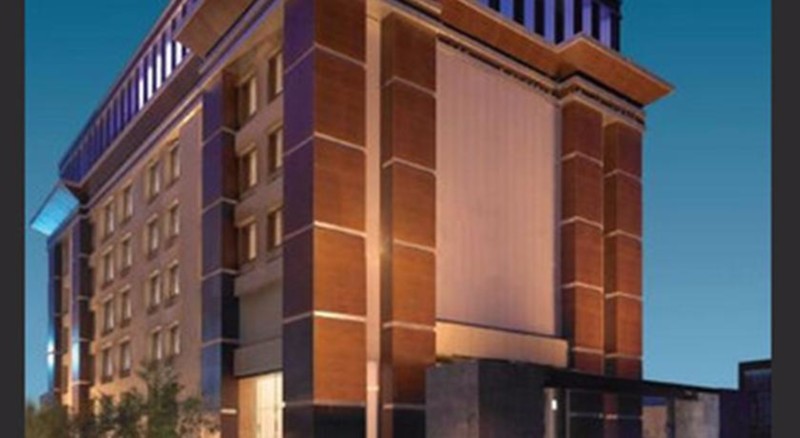 Royal Orchid Central Grazia exterior, 4-Star hotel in Mumbai (and vicinity)