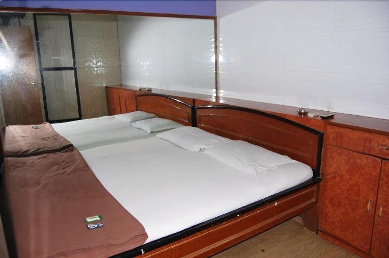 Photo of New Shahana - Hostel, 2-star hotel in Mumbai (and vicinity)