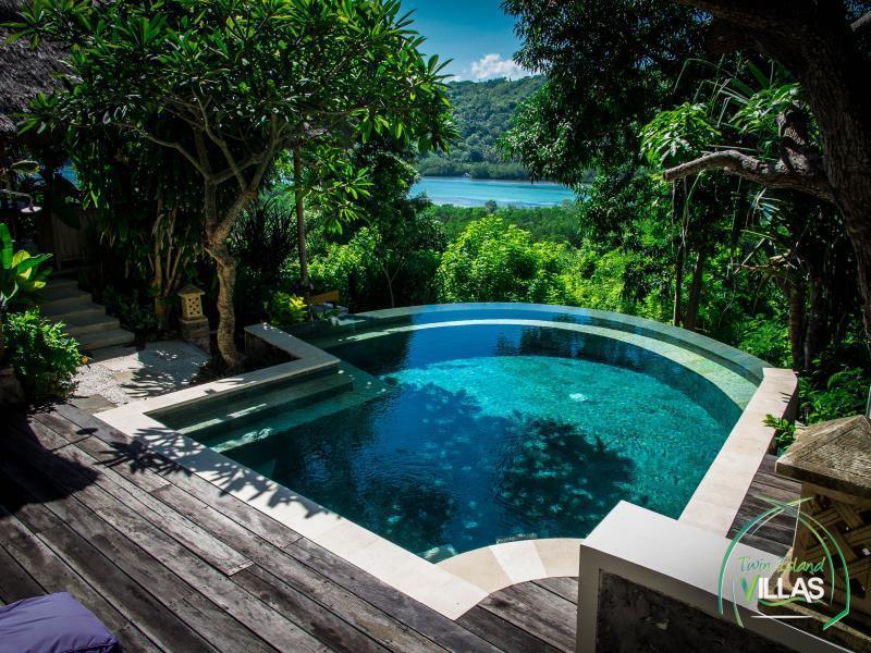 Twin Island Villas & Dive Resort, Singapore