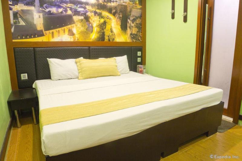 Photo of Eurotel Makati, 3-star hotel in Manila (and vicinity)