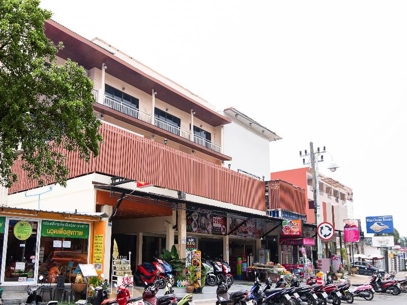  Wanna Marine exterior, 2-Star hotel in Bangla Road