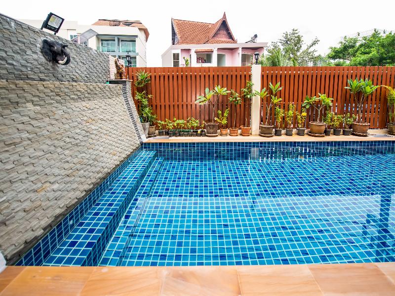 Photo of  Wanna Marine, 2-star hotel in Bangla Road