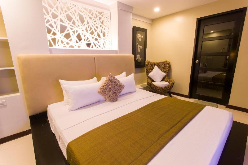 Photo of L Square Hotel, 3-star hotel in Tarlac