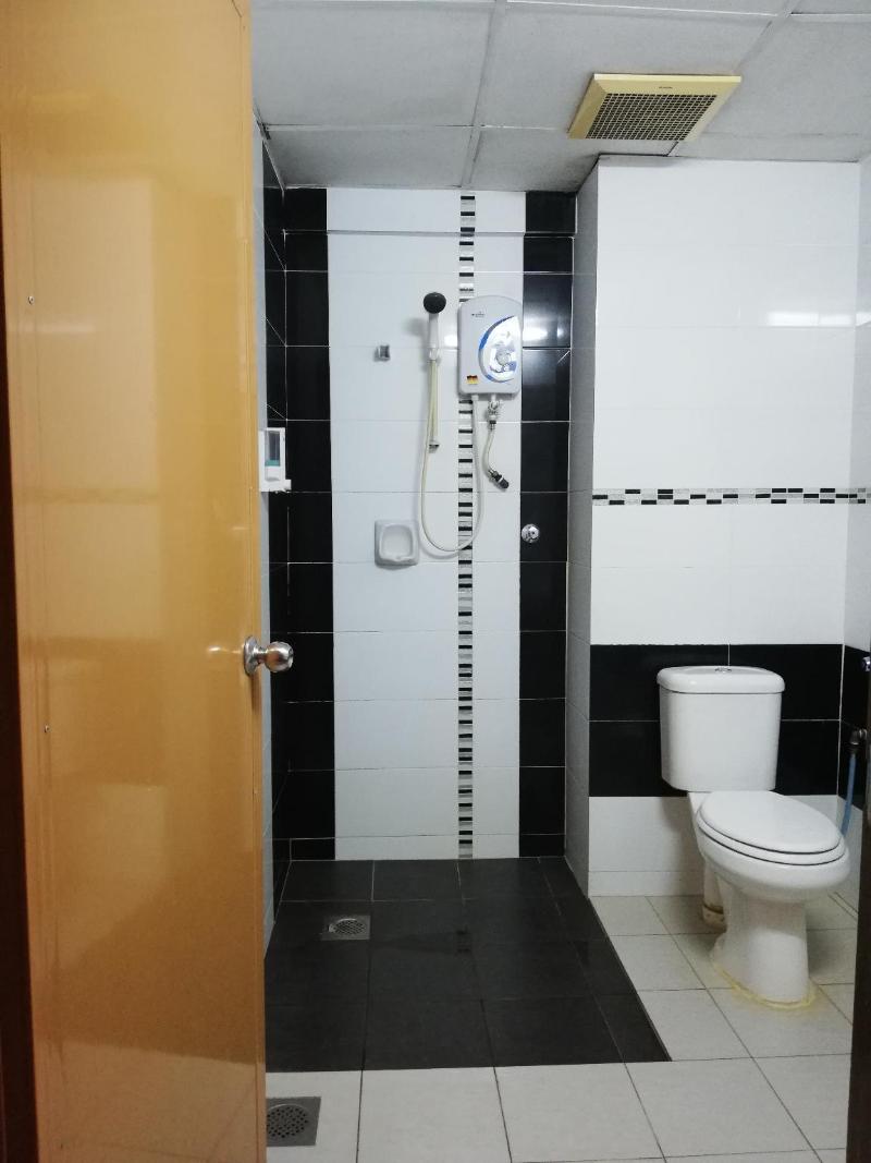 Photo of Hotel Damai, 2-star hotel in Parit Buntar